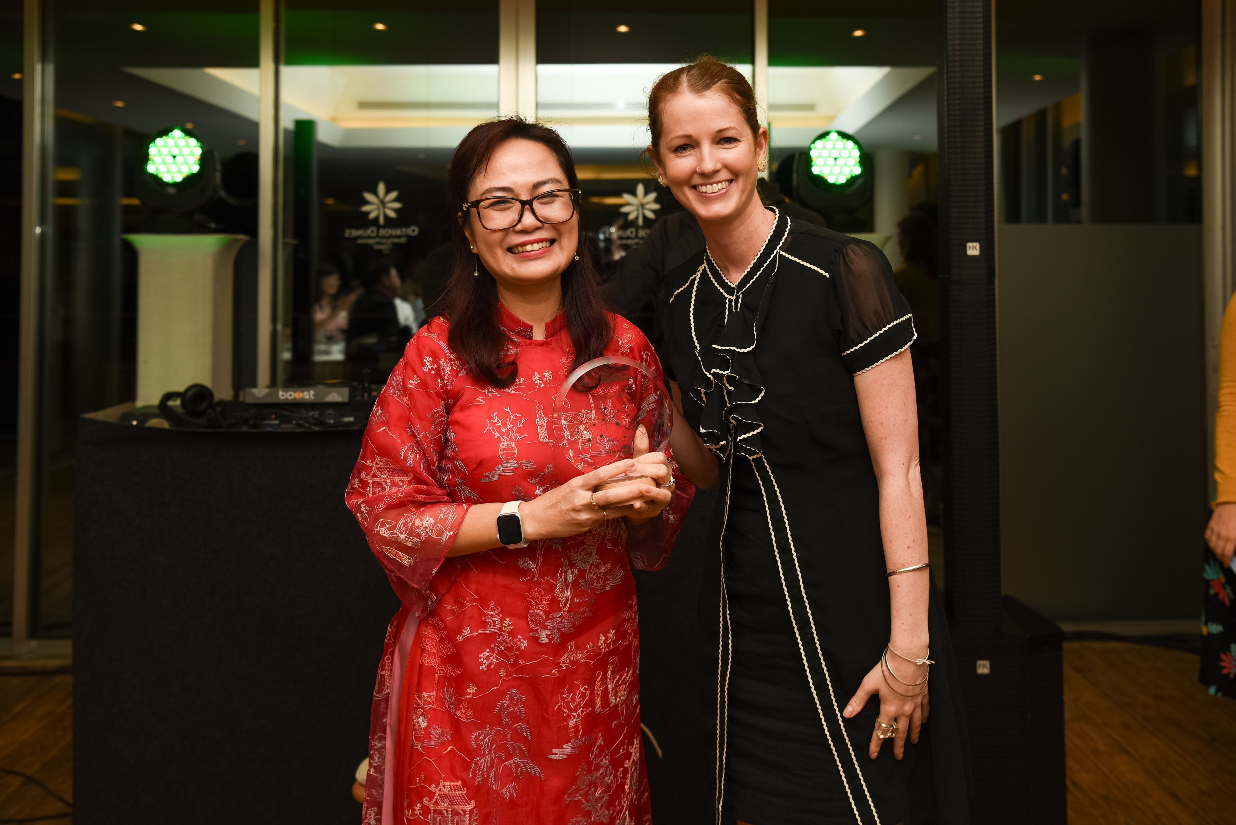 CSR champion: Bao Viet receiving award